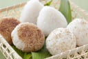 Cách làm Cơm Nắm muối vừng, thơm bùi ngon miệng, đơn giản ai cũng làm được