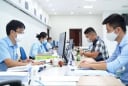 Cán bộ, công chức, viên chức được nhận 800.000 đồng/tháng trong 12 tháng khi nào?