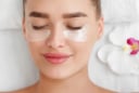 Bỏ túi 5 mẹo giúp mặt giảm sưng sau khi thức dậy