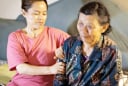 Kiểu “bất hiếu” mới thời hiện đại: Con cái ở bên nhưng cha mẹ càng thêm mệt mỏi, kiệt sức