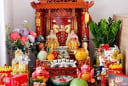 Thắp hương bàn thờ Thần Tài: Nên dùng 1, 3 hay 5 nén? Vì sao tránh số 7, 9?