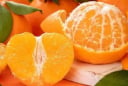 Cam đang vào mùa, nhưng bác sĩ cảnh báo: 3 thực phẩm tuyệt đối không ăn cùng cam