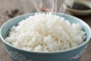 Cơm nguội hay cơm nóng: Loại nào ít làm tăng đường huyết, người tiểu đường nên biết?