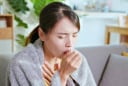 Cảnh báo: 3 kiểu ho nguy hiểm báo hiệu ung thư phổi, cô gái trẻ qua đời chỉ sau 2 tuần