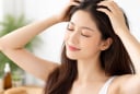 Cách Massage da đầu 5 phút mỗi ngày để giúp mọc tóc, tránh bết tóc giúp tóc mượt đẹp