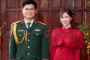 Hòa Minzy công khai bạn trai mặc quân phục, tiết lộ đã được gia đình hai bên đồng ý
