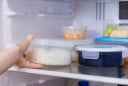 Nên cất thức ăn vào tủ lạnh khi còn nóng hay phải đợi nguội?
