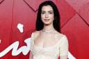 Bí quyết trẻ lâu của Anne Hathaway: 4 thói quen đơn giản giúp nhan sắc “đi ngược thời gian”