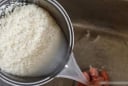 Đừng đổ bỏ nước vo gạo: 7 công dụng “vàng” cực tốt cho sức khỏe và làm đẹp