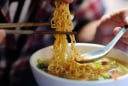 Điều gì sẽ xảy ra với cơ thể nếu bạn ăn mỗi ngày 1 gói mì tôm?