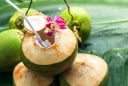 3 nhóm người nên uống nước dừa