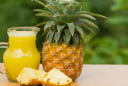 Cách uống nước ép dứa tươi giúp thải độc thận