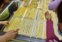 Giá vàng hôm nay 24/4: Lao dốc hơn 20 triệu đồng/lượng từ đỉnh gây sốc