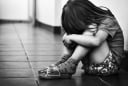 Phẫn nộ lời khai của cha dượng và mẹ đẻ vụ bạo hành bé gái 4 tuổi tử vong