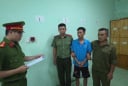 Bắt khẩn cấp người đàn ông đánh con riêng của vợ “hờ”