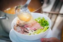 Khi ăn phở, đừng uống cạn nước dùng: Tiến sĩ cảnh báo tác hại nhiều người bỏ qua