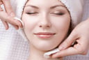 4 món mỹ phẩm quan trọng cần có nếu muốn giữ nhan sắc xinh tươi mùa hè