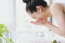 4 sai lầm chăm da mùa hè khiến da dễ nổi mụn, xỉn màu và nhanh xuống cấp