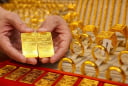 Giá vàng hôm nay 18/5 giảm sốc: Nhà đầu tư hoang mang, vàng còn lao dốc đến đâu?