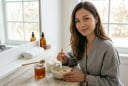 Cách dùng mặt nạ sữa chua, mật ong làm mờ thâm nám