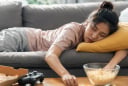 Vì sao nhiều người càng nghỉ cuối tuần càng mệt?