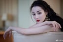 Bí quyết giữ gìn nhan sắc của Địch Lệ Nhiệt Ba: Không cần cầu kỳ vẫn duy trì làn da rạng rỡ