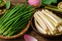 Vì sao người xưa nói: Nam không thiếu lá hẹ, nữ không thể thiếu ngó sen?