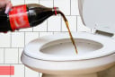 3 lợi ích bất ngờ khi đổ coca vào bồn cầu