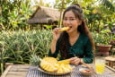 Giá dứa rẻ ngập chợ nhưng 4 nhóm người này tuyệt đối không được ăn kẻo rước họa