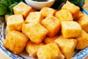 Mẹo rán đậu phụ ngoài giòn, trong mềm, không cần chảo chống dính vẫn không bị sát