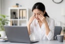 5 cách luyện tập cực nhanh giúp đôi mắt sáng khỏe hơn cho người thường làm việc máy tính
