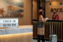 Nhận phòng sớm, trả phòng muộn: Khách sạn tính phí như thế nào?