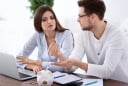 Phụ nữ tự chủ tài chính trong hôn nhân, không phụ thuộc vào chồng