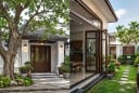 Vì sao người xưa dặn: Trước nhà không trồng cây lớn, sau nhà không mở cửa rộng
