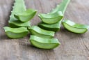 Cách làm sữa rửa mặt từ lô hội giúp làm sạch da dịu nhẹ ngay tại nhà