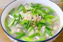 Trời nóng, thử ngay món canh mướp nấu lạc thanh mát, ngọt bùi