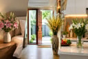 3 vị trí trong nhà không nên để bình hoa kẻo vô tình ảnh hưởng phong thủy, nhiều người vẫn mắc phải