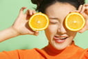 Bổ sung vitamin C từ thực phẩm thay vì chỉ chăm chăm bôi ngoài da