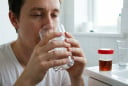 7 dấu hiệu cơ thể xuất hiện vào buổi sáng có thể cảnh báo gan đang làm việc quá tải