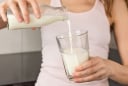 3 loại nước uống buổi tối tốt hơn buổi sáng