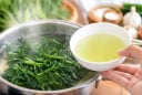 Nước luộc rau có nên ăn không? Chuyên gia chỉ ra khi nào nên tận dụng, khi nào nên đổ bỏ
