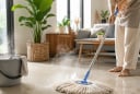 Mưa ẩm kéo dài, lau nhà kiểu này sẽ giúp nền nhà khô thoáng không nhớp nháp