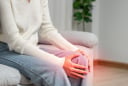 Phụ nữ tiền mãn kinh đừng chủ quan với tình trạng đau nhức xương khớp