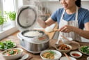 Nấu cơm đừng chỉ vo gạo rồi bật nút: Thêm một bước nhỏ, hạt cơm dẻo thơm và lâu ôi hơn