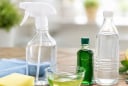 Trộn dầu gió với giấm trắng: Mẹo nhỏ giúp giải quyết nhiều vấn đề trong nhà, nhiều người biết quá muộn