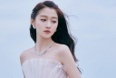 Bí quyết giữlàn da rạng rỡ của Quan Hiểu Đồng: Kỷ luật mỗi sáng quan trọng hơn mỹ phẩm đắt tiền