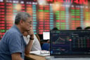 VN-Index hồi phục mạnh sau chuỗi giảm sốc: Chuyên gia cảnh báo đừng vội bắt đáy