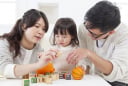 Sống tối giản khi có con nhỏ: Bí quyết giảm áp lực mua sắm cho cha mẹ