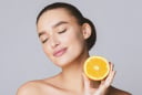 Kiên trì dùng vitamin C buổi sáng, retinol buổi tối: Bí quyết giúp làn da sáng khỏe và đều màu hơn theo thời gian