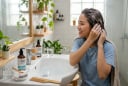 Cách trị gàu bằng muối tại nhà: Mẹo chữa 'tuyết rơi' siêu rẻ nhưng chớ dại dùng sai cách